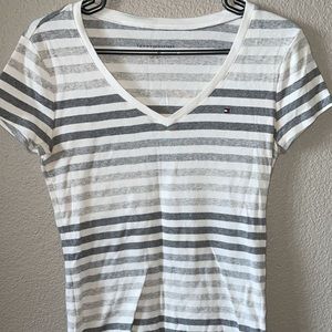 Tommy Hilfiger Grey Women’s shirt size medium!